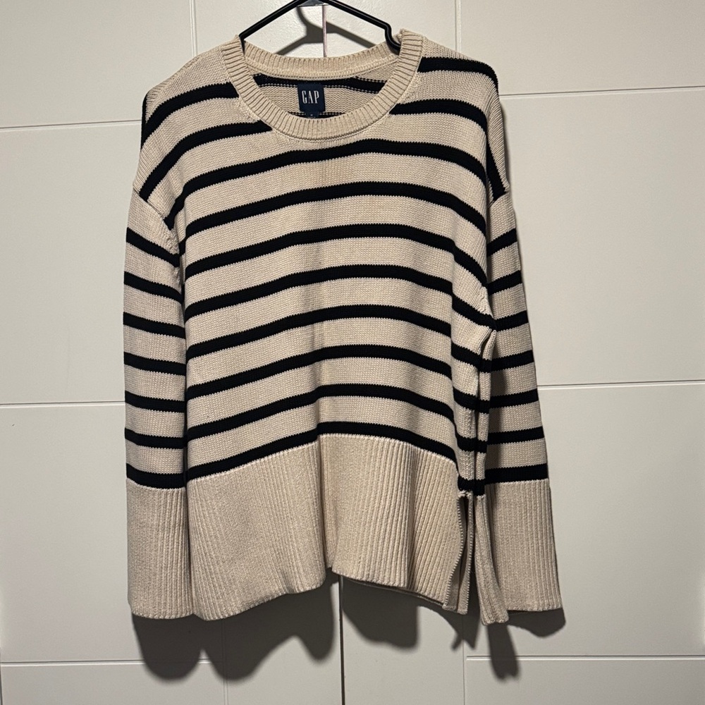 GAP Women's Black and Cream Striped Crew Neck Sweater - 100% cotton